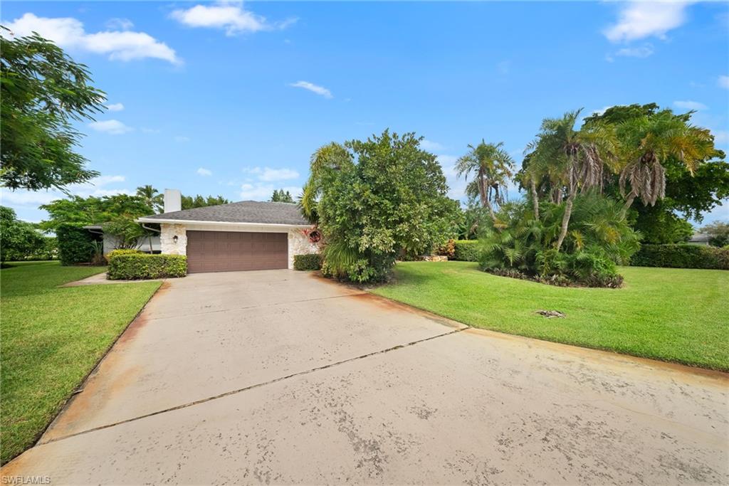 347 Country Club LN