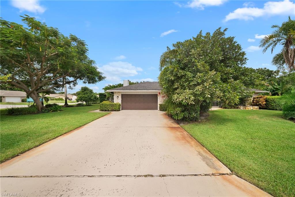 347 Country Club LN