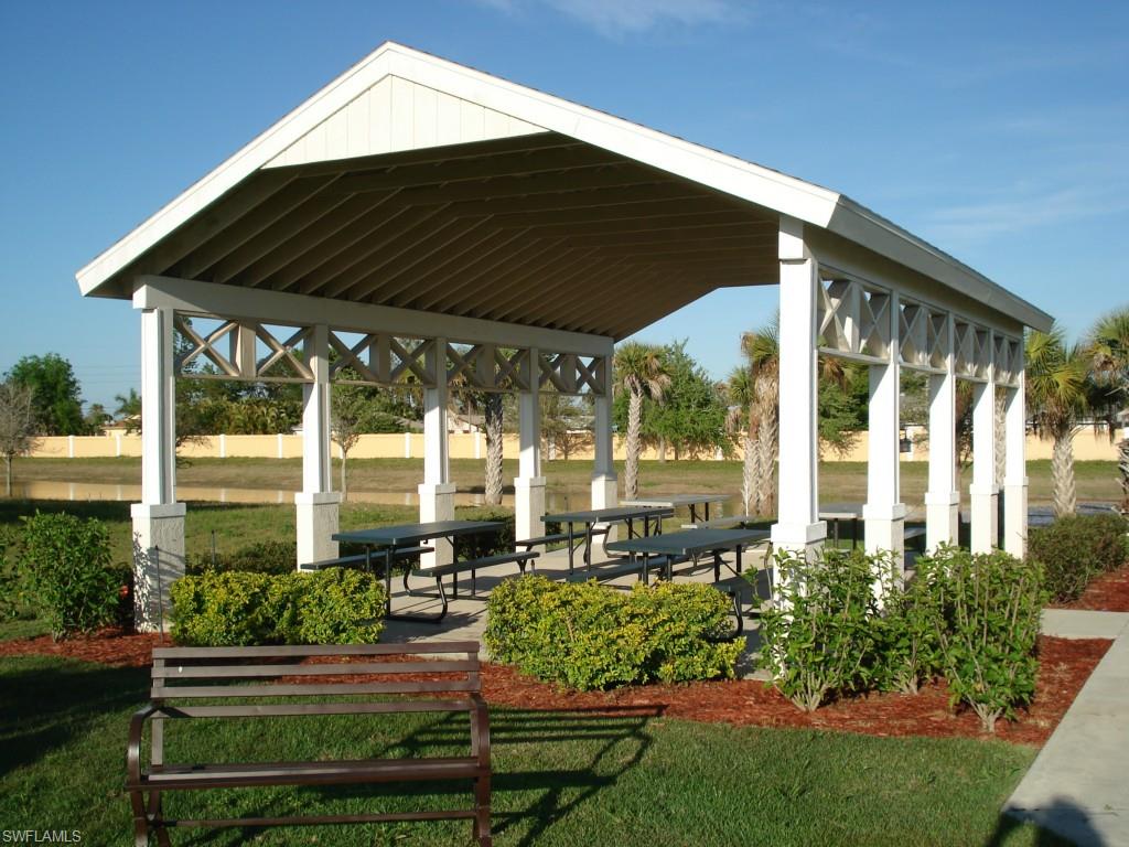 CELEBRATION CAPE - Residential