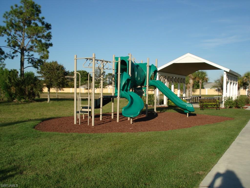 CELEBRATION CAPE - Residential