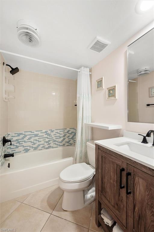 COURT OF PALMS - Residential