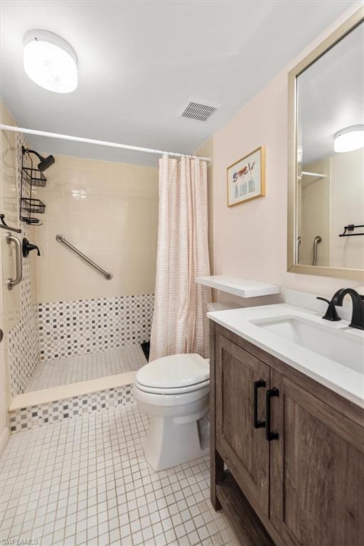 COURT OF PALMS - Residential