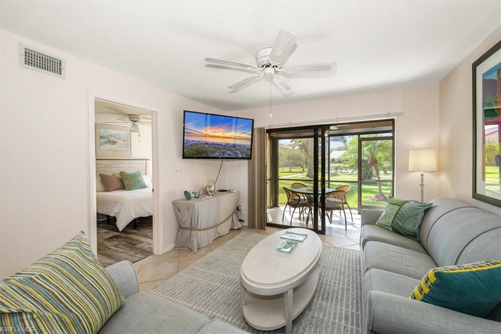 COURT OF PALMS - Residential