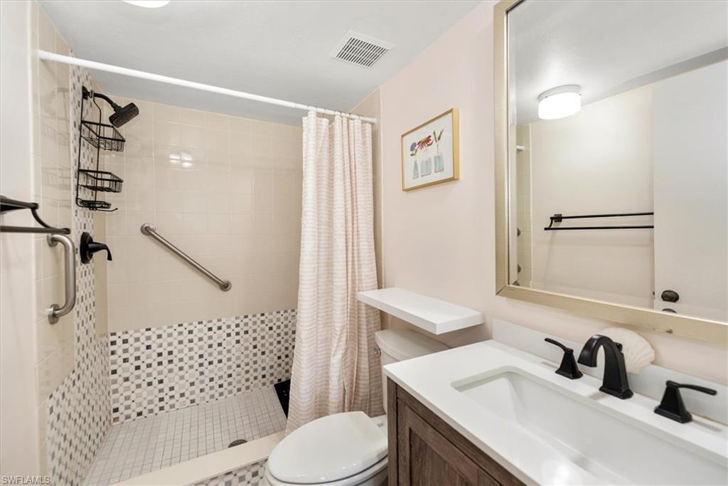 COURT OF PALMS - Residential