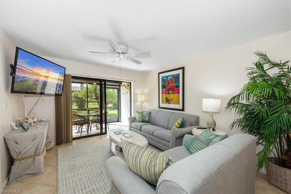 COURT OF PALMS - Residential