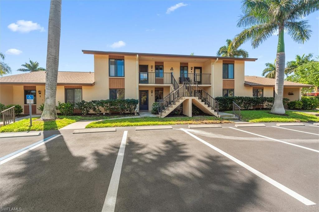 COURT OF PALMS - Residential