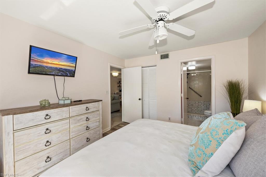 COURT OF PALMS - Residential