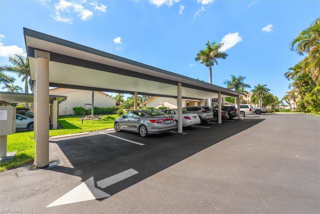 COURT OF PALMS - Residential