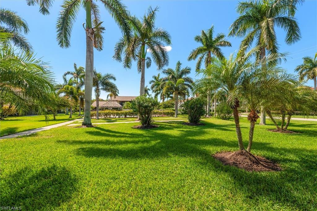 COURT OF PALMS - Residential