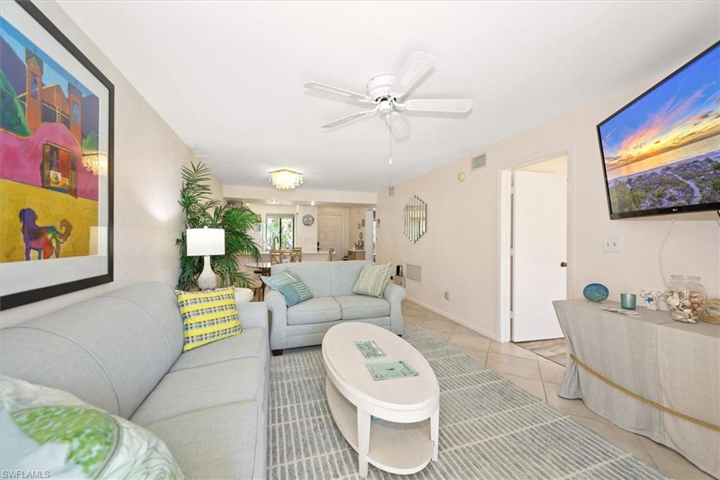 COURT OF PALMS - Residential