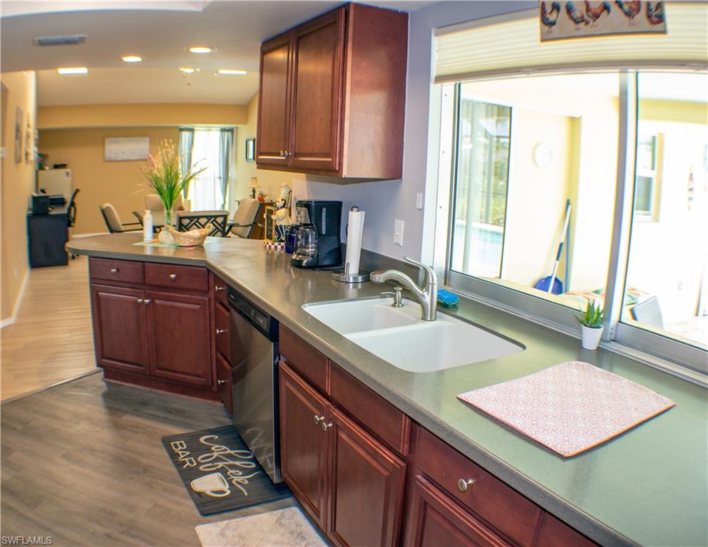 COUNTRY CLUB ESTATES - Residential