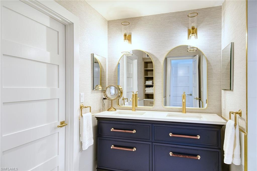 ADMIRALTY POINT - Residential