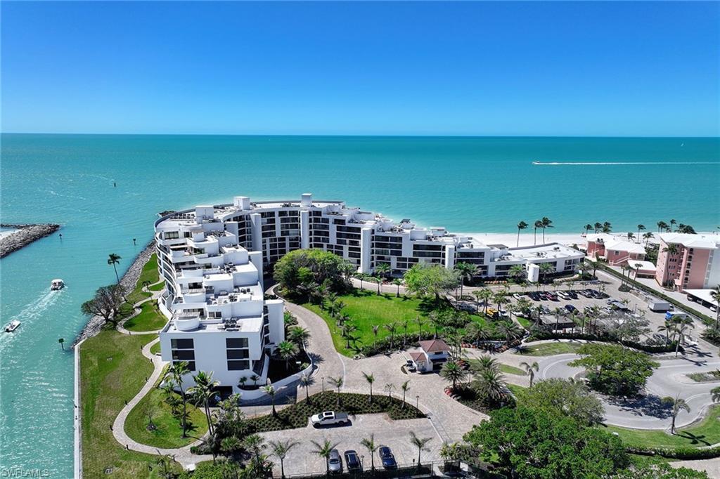 ADMIRALTY POINT - Residential