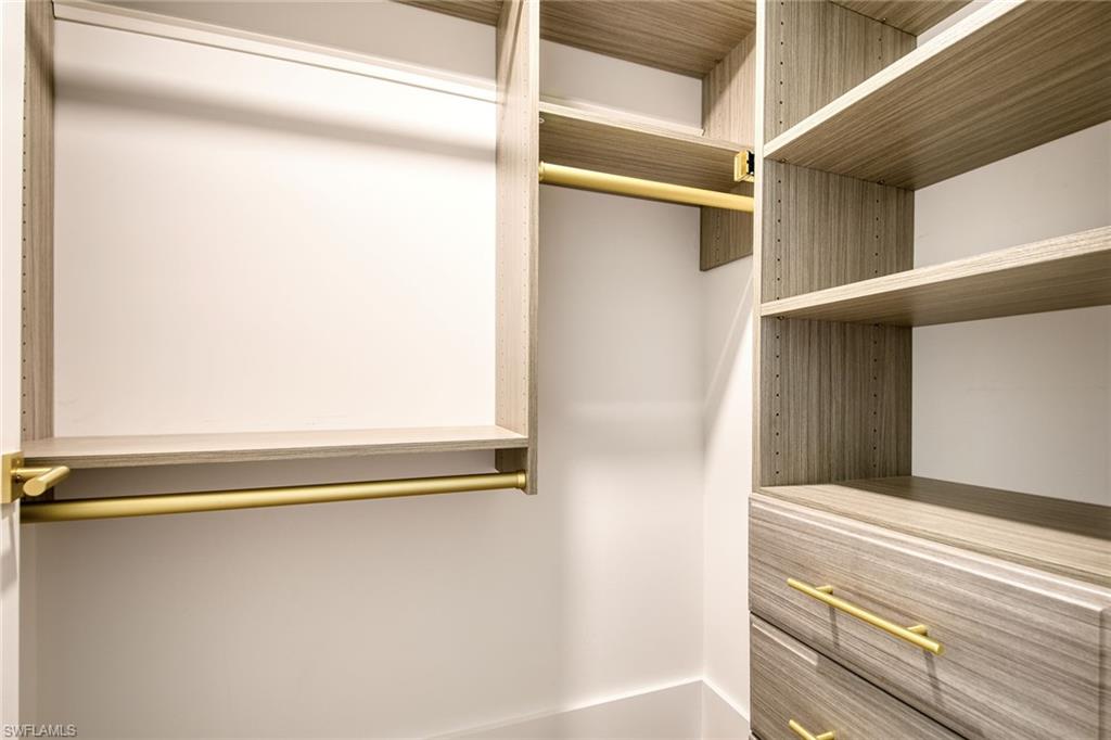 ADMIRALTY POINT - Residential