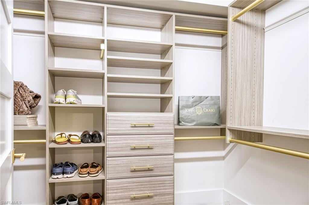 ADMIRALTY POINT - Residential