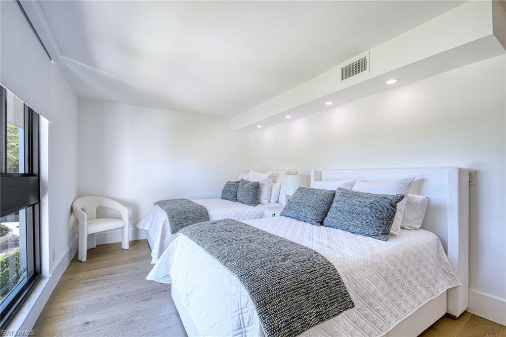 ADMIRALTY POINT - Residential