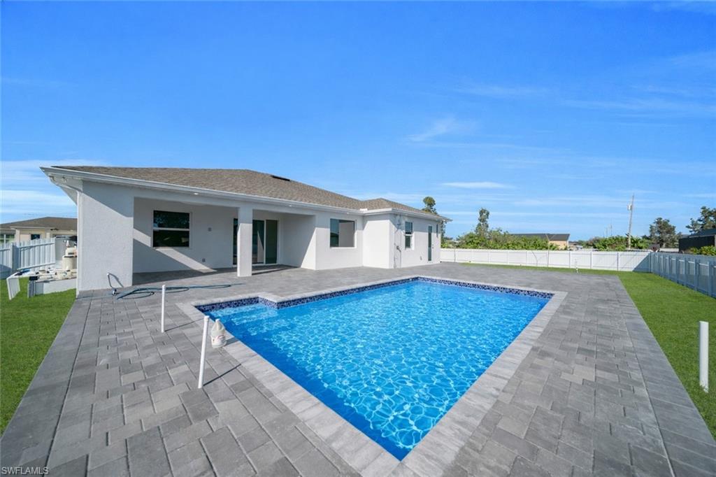 CAPE CORAL - Residential