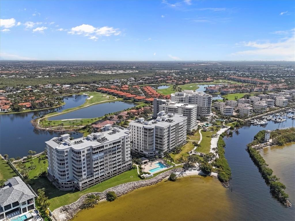THE SHORES - Residential