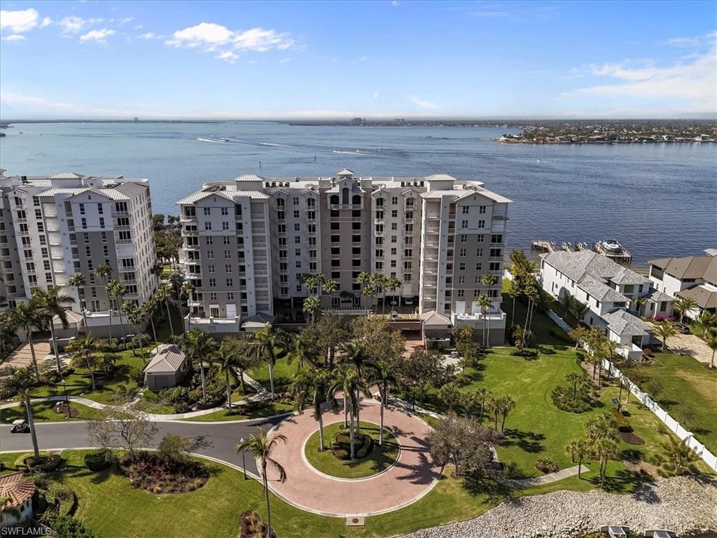 THE SHORES - Residential