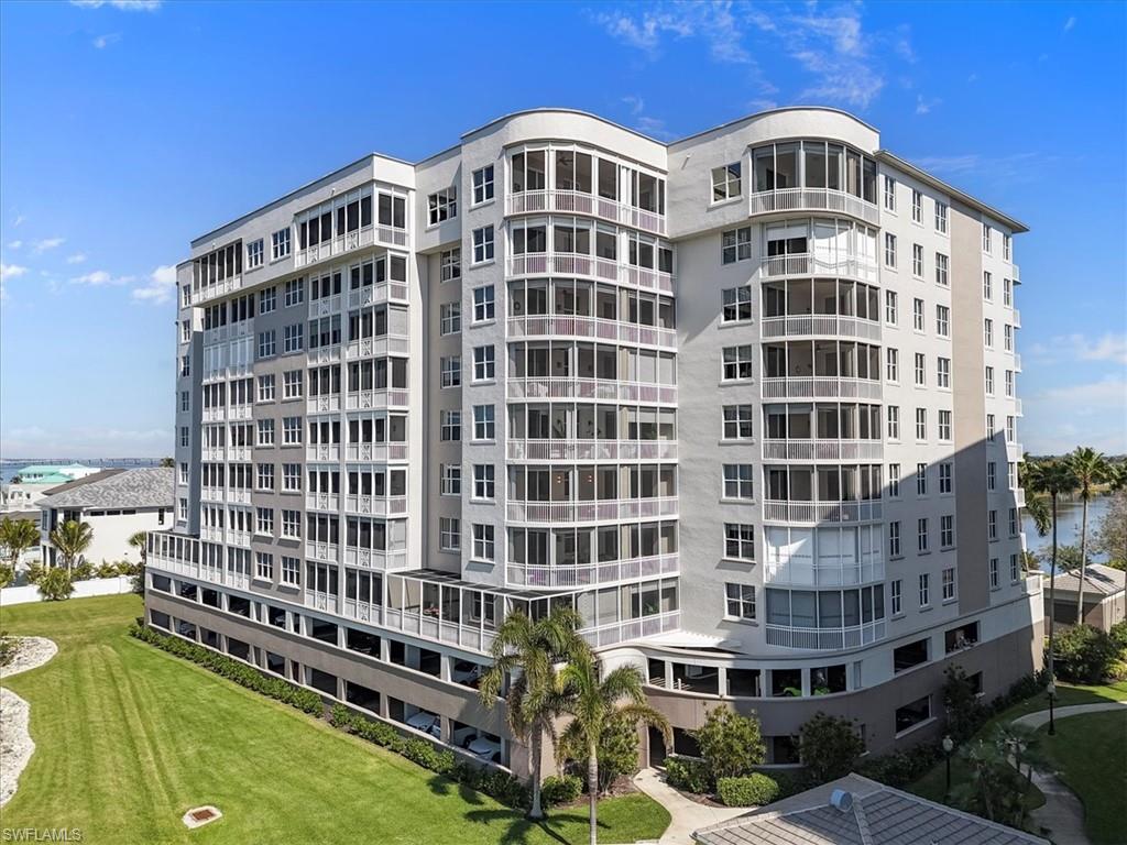 THE SHORES - Residential