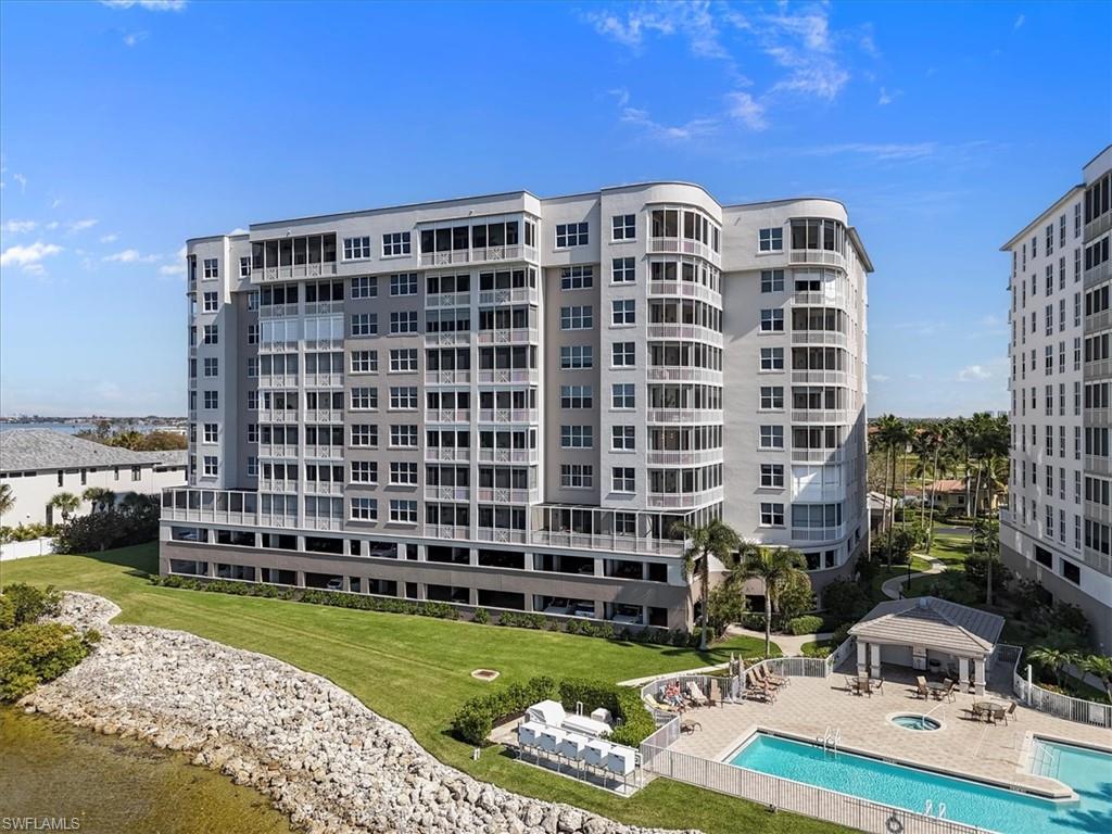THE SHORES - Residential