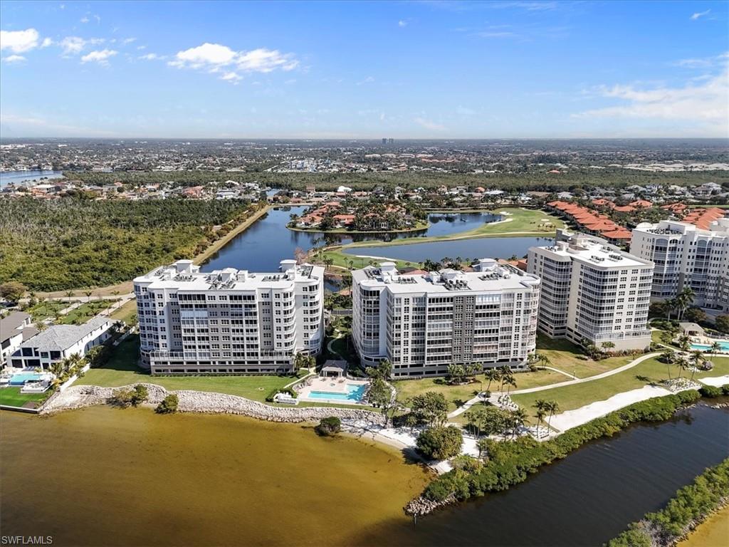 THE SHORES - Residential