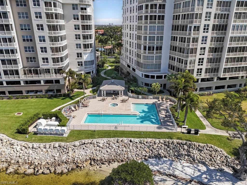 THE SHORES - Residential