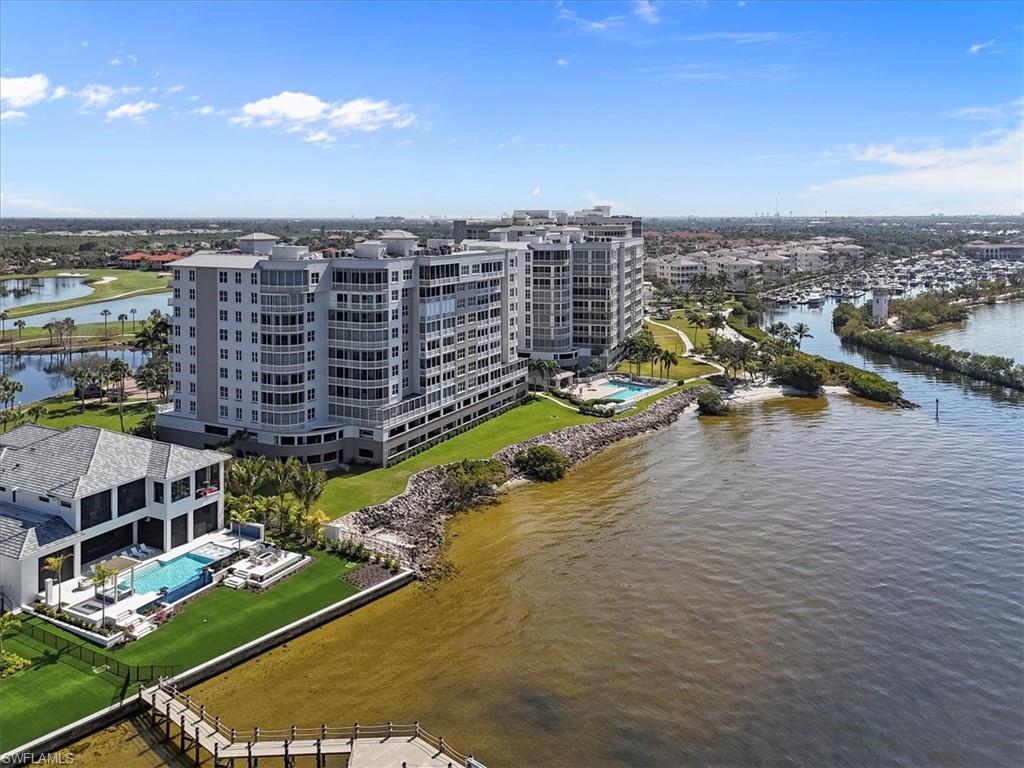 THE SHORES - Residential