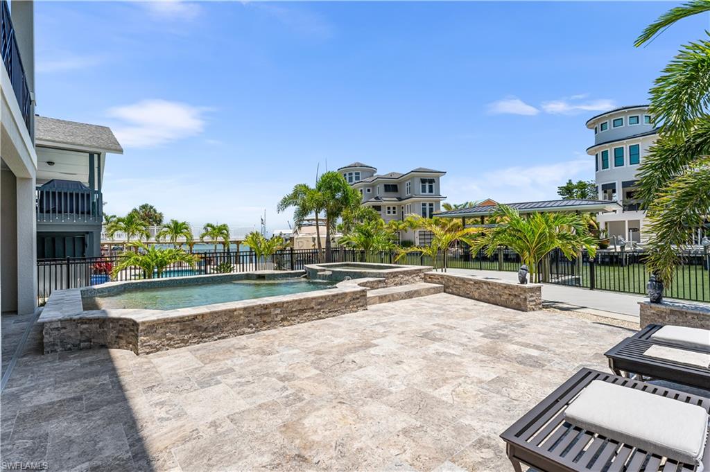 VENETIAN GARDENS - Residential