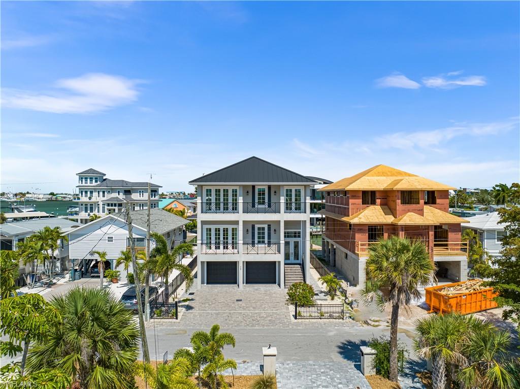 VENETIAN GARDENS - Residential