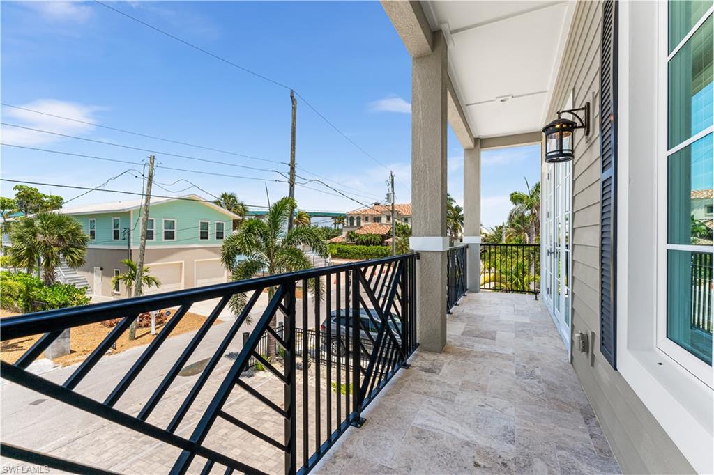 VENETIAN GARDENS - Residential