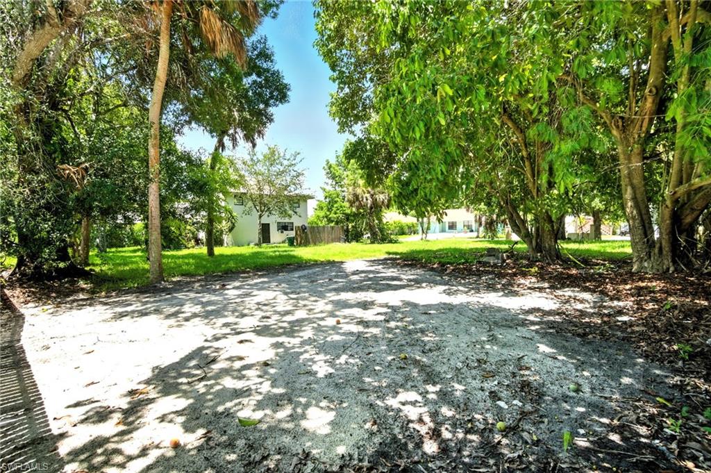 COL LEE CO GARDENS - Land