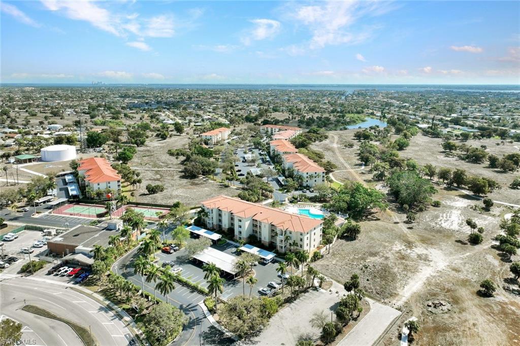 CLUBHOUSE VILLAS - Residential