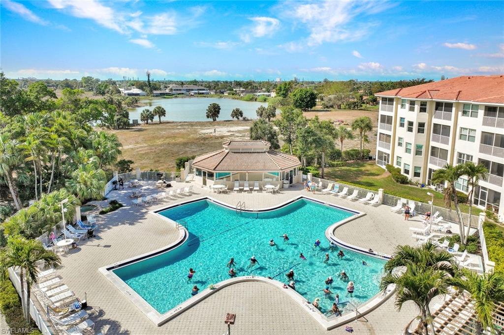 CLUBHOUSE VILLAS - Residential