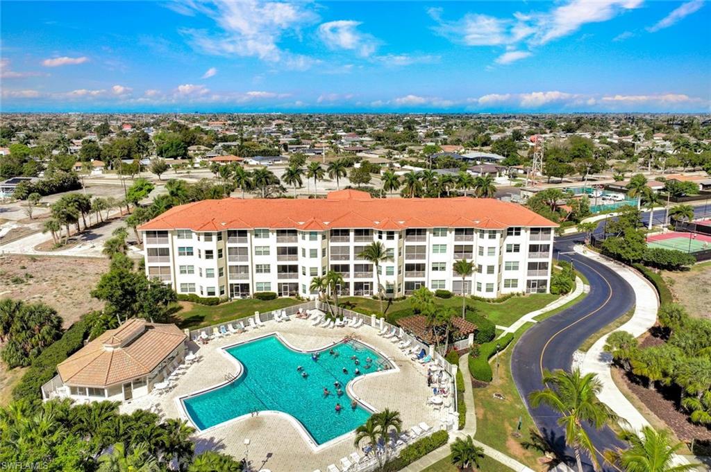 CLUBHOUSE VILLAS - Residential