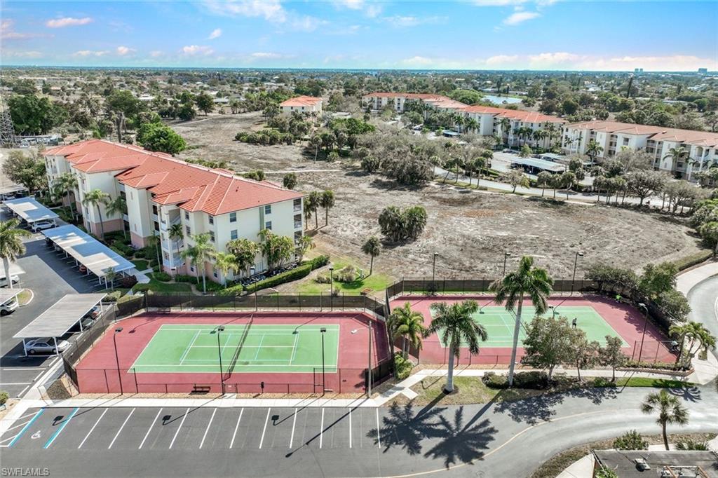 CLUBHOUSE VILLAS - Residential