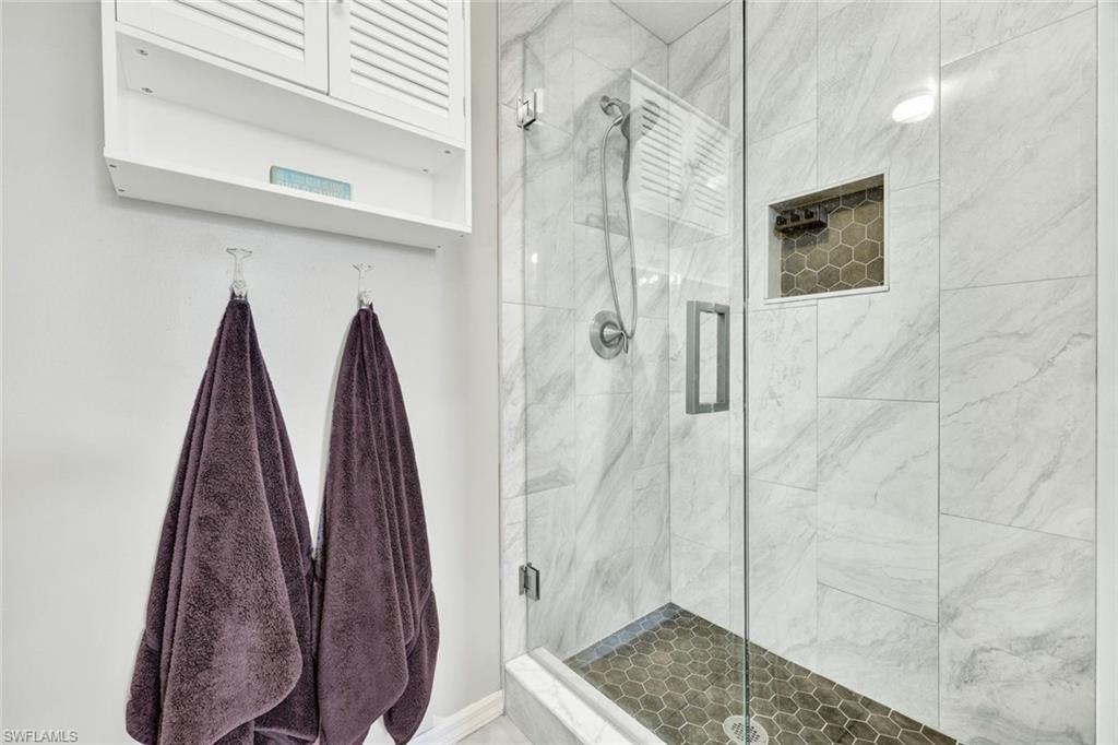 CLUBHOUSE VILLAS - Residential