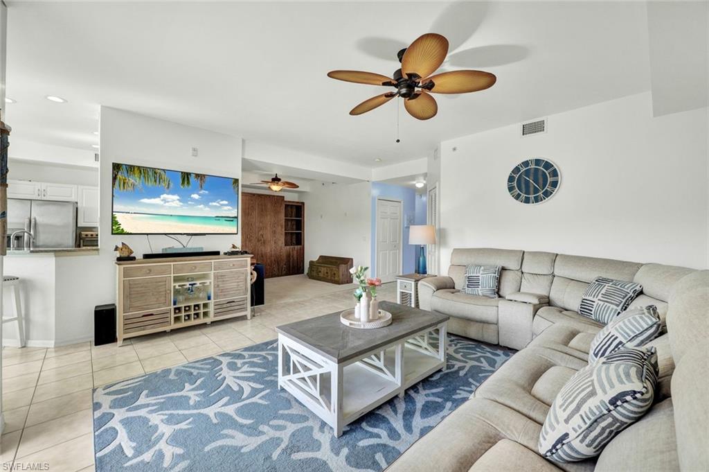 CLUBHOUSE VILLAS - Residential