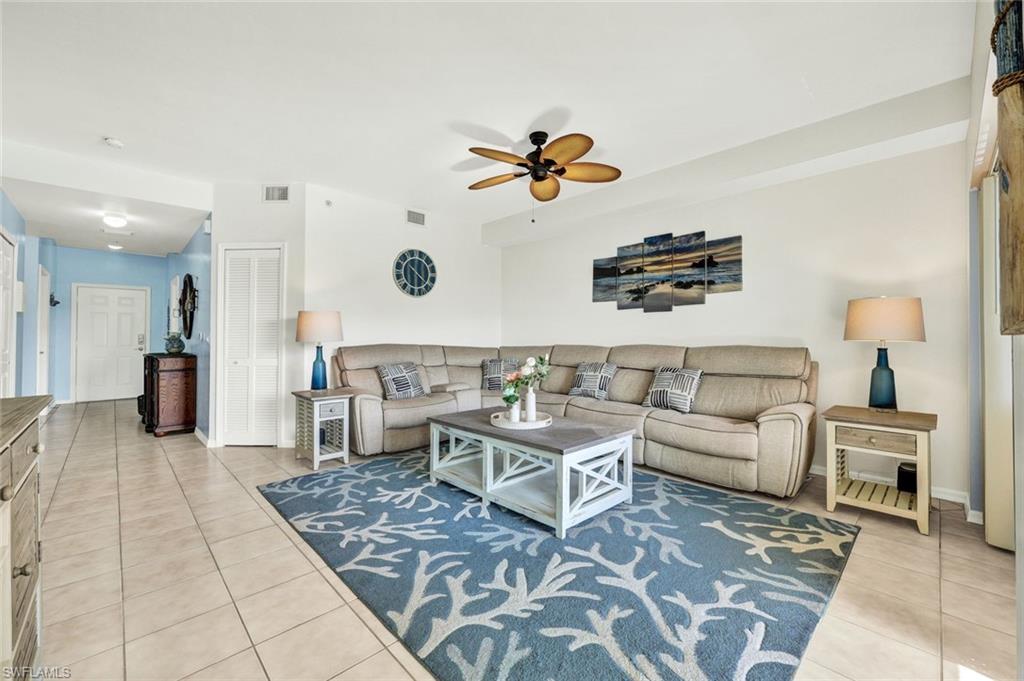 CLUBHOUSE VILLAS - Residential