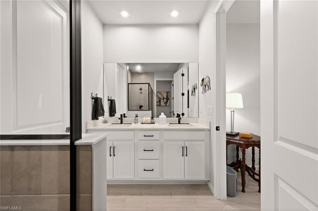 BONAVIE COVE - Residential