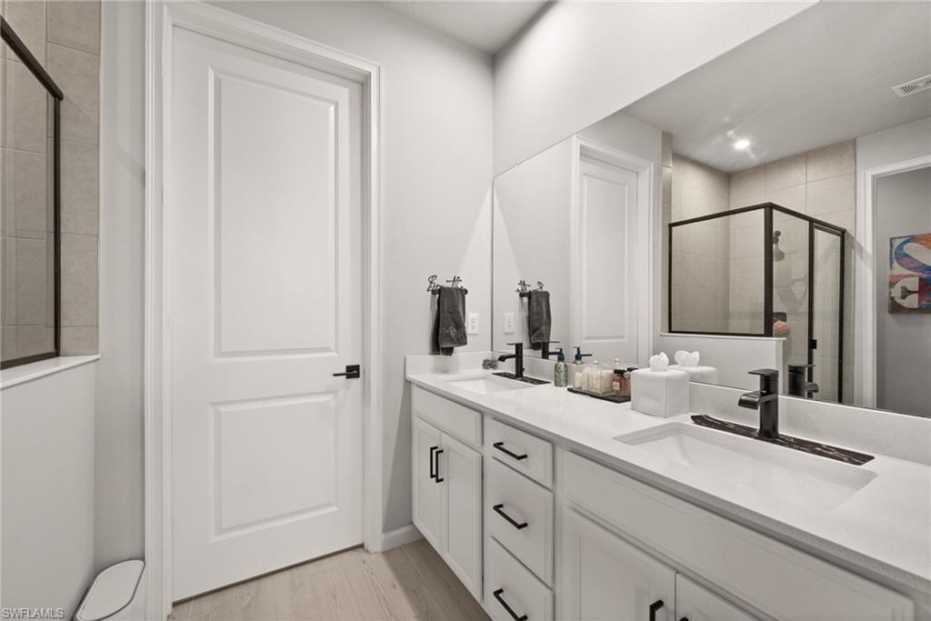 BONAVIE COVE - Residential