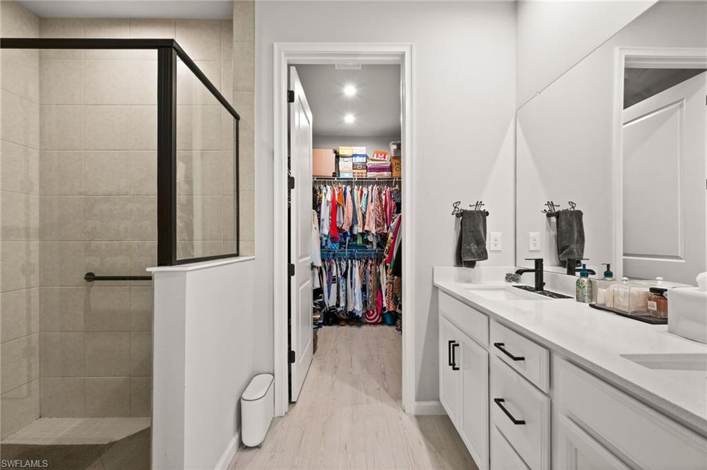 BONAVIE COVE - Residential