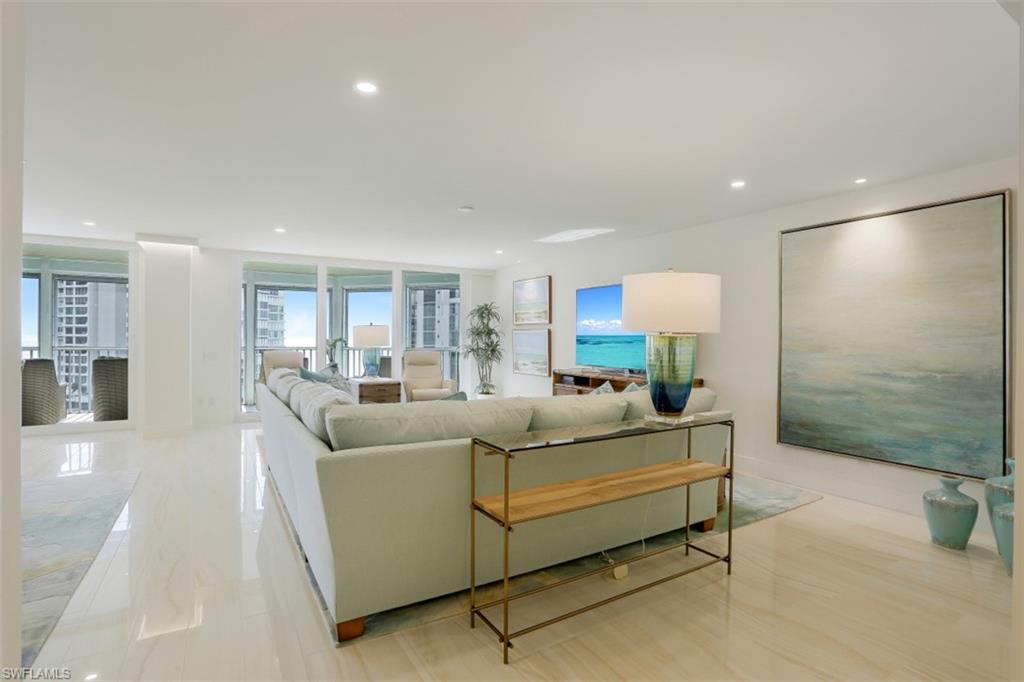 MONACO BEACH CLUB - Residential