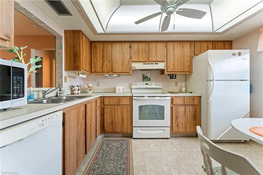 FOXMOOR CONDO II - Residential