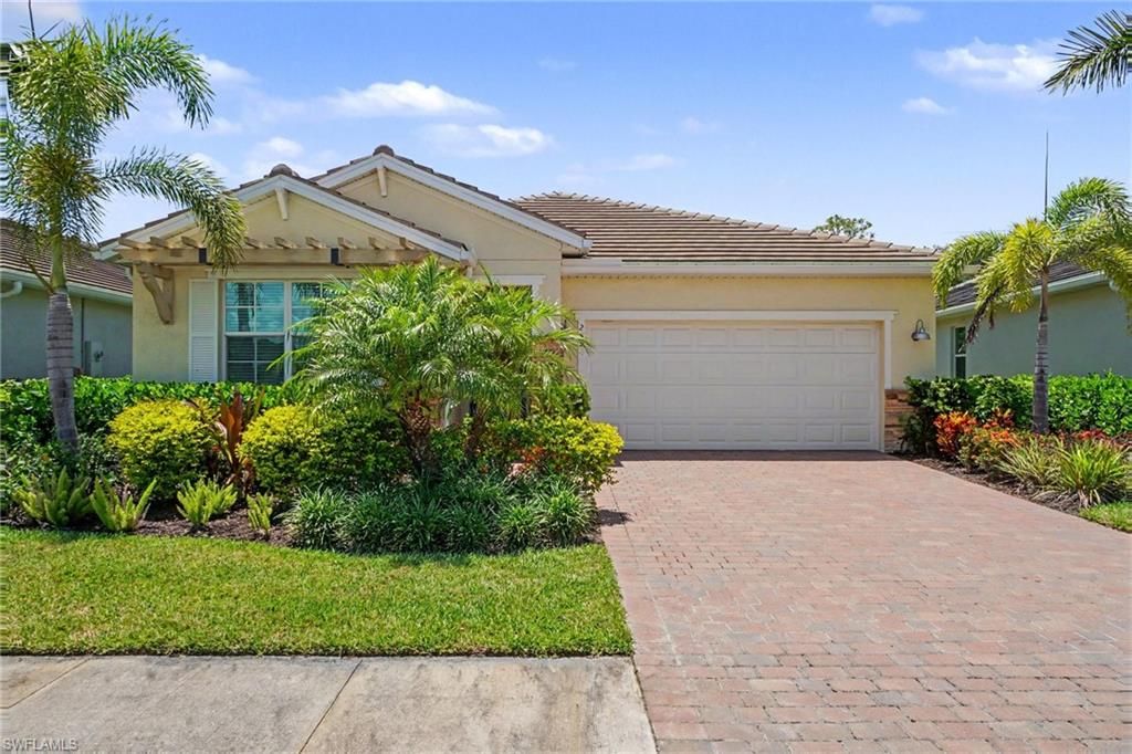 Photo of 259 Tamarindo LN, NAPLES, FL 34114 (MLS # 226018631)