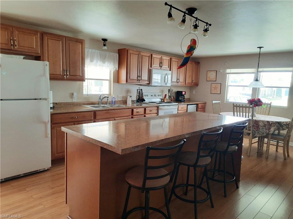 RIVIERA COLONY - Residential