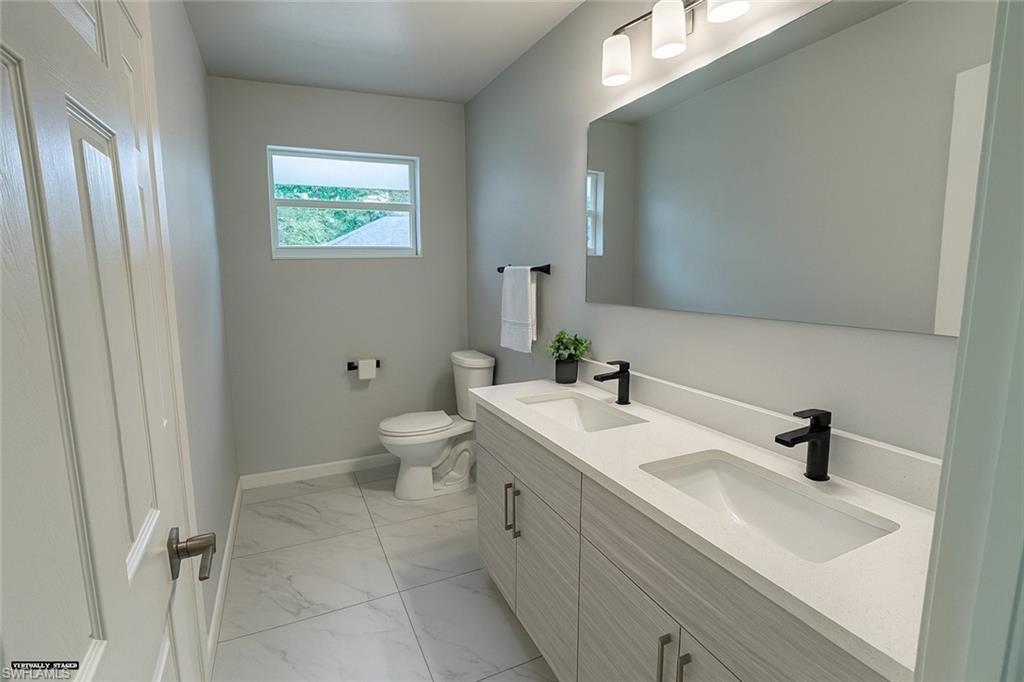 NAPLES MANOR - Residential