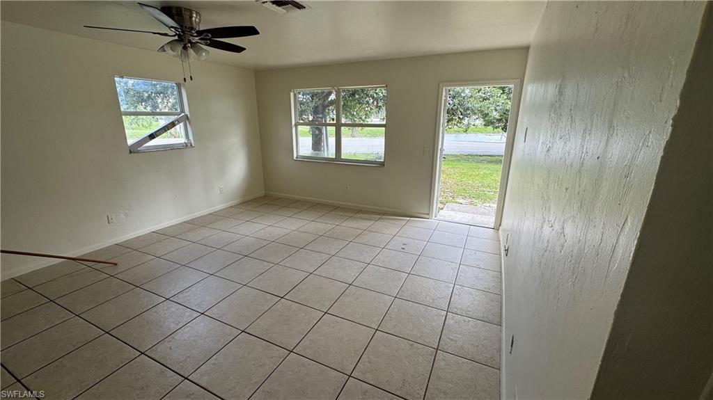 NAPLES MANOR - Residential