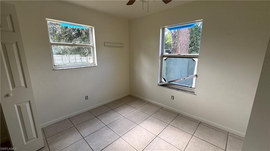 NAPLES MANOR - Residential