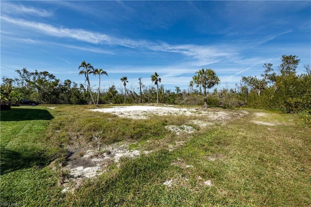 PINE ISLAND TROPICAL HOMESITES - Land